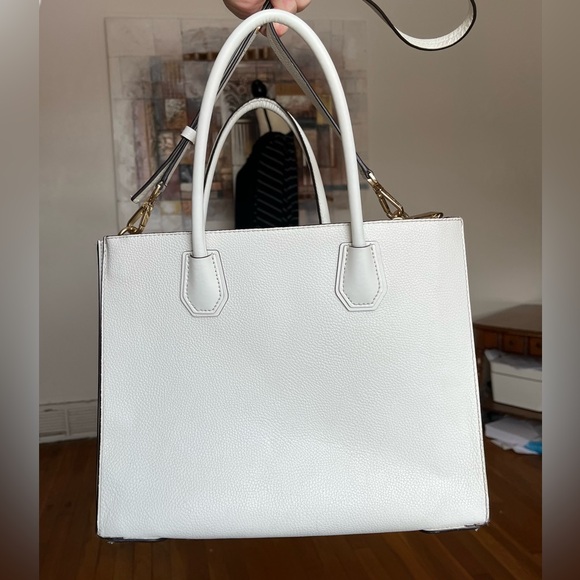 Michael Kors white pebbled leather (EUC) accordion tote- purse - Picture 5 of 17